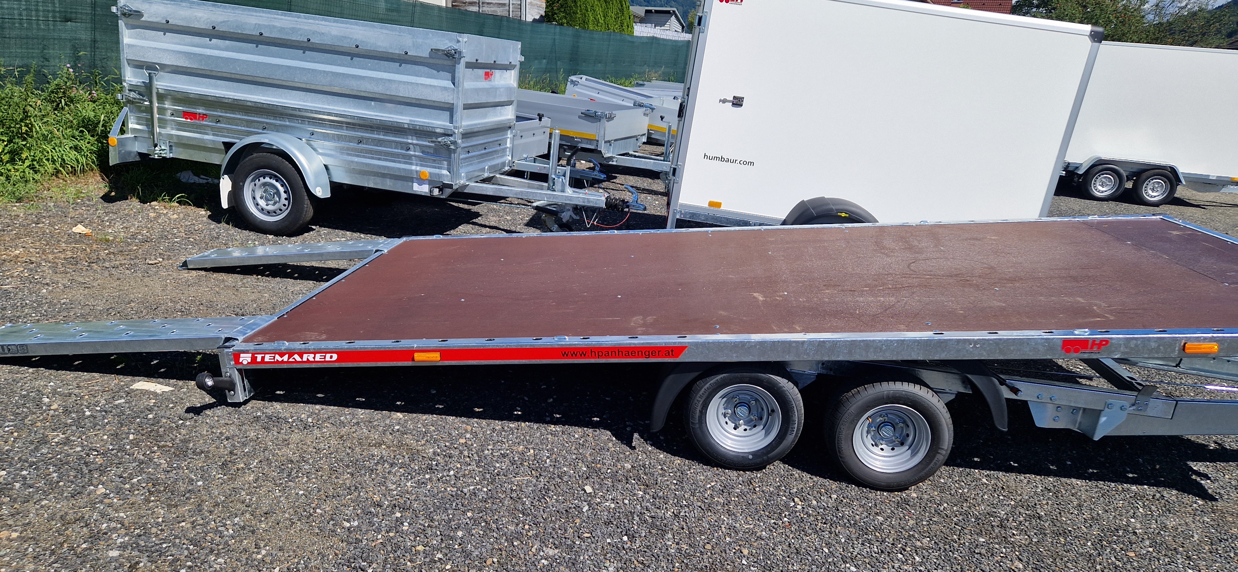 Autotransporter, Plateauanhänger - PKW-Anhänger HP 452130 ATPK, Fahrzeug u.- Universalanhänger mit geschlossenem Plateau-kippbar